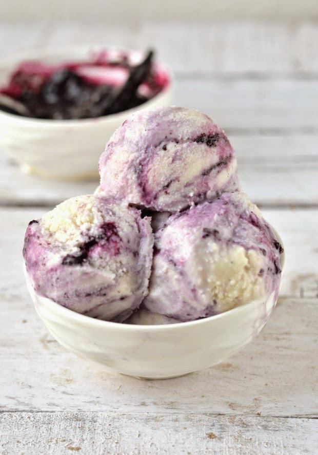 Blueberry swirl cheesecake ice-cream