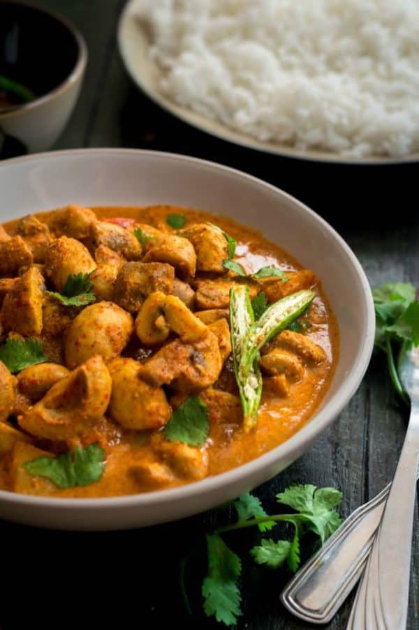 mushroom-in-spicy-mustard-gravy-chatu-besara-recipe.23504.jpg