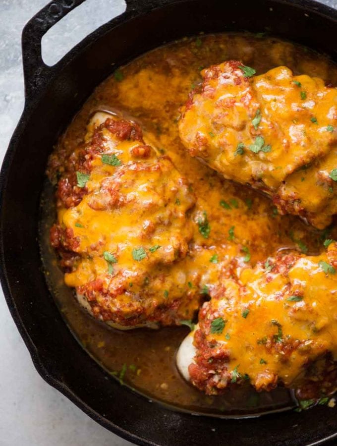 Salsa chicken baked in a tangy spicy Salas has Juicy Chicken and is packed with flavour. With less than 5 ingredients, you need only 20 minutes to make easy Chicken dinner.