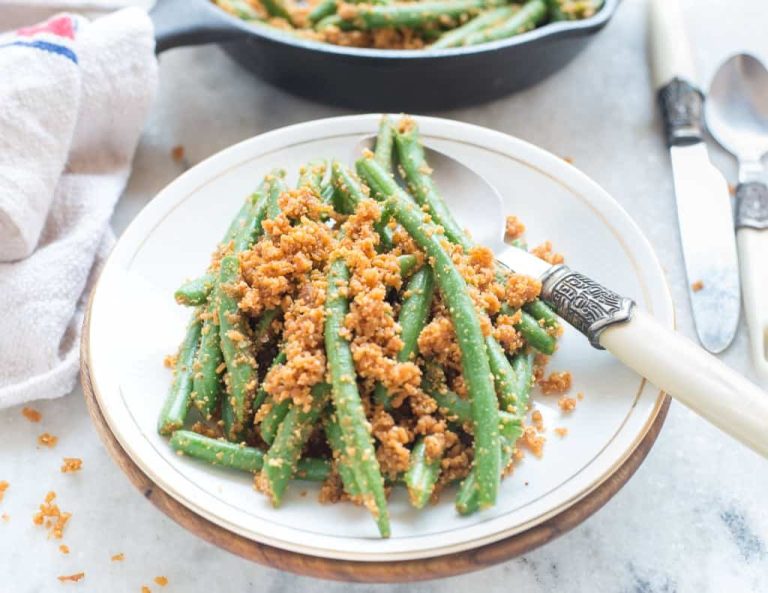 Green Beans with Peanuts,Coconut and Garlic