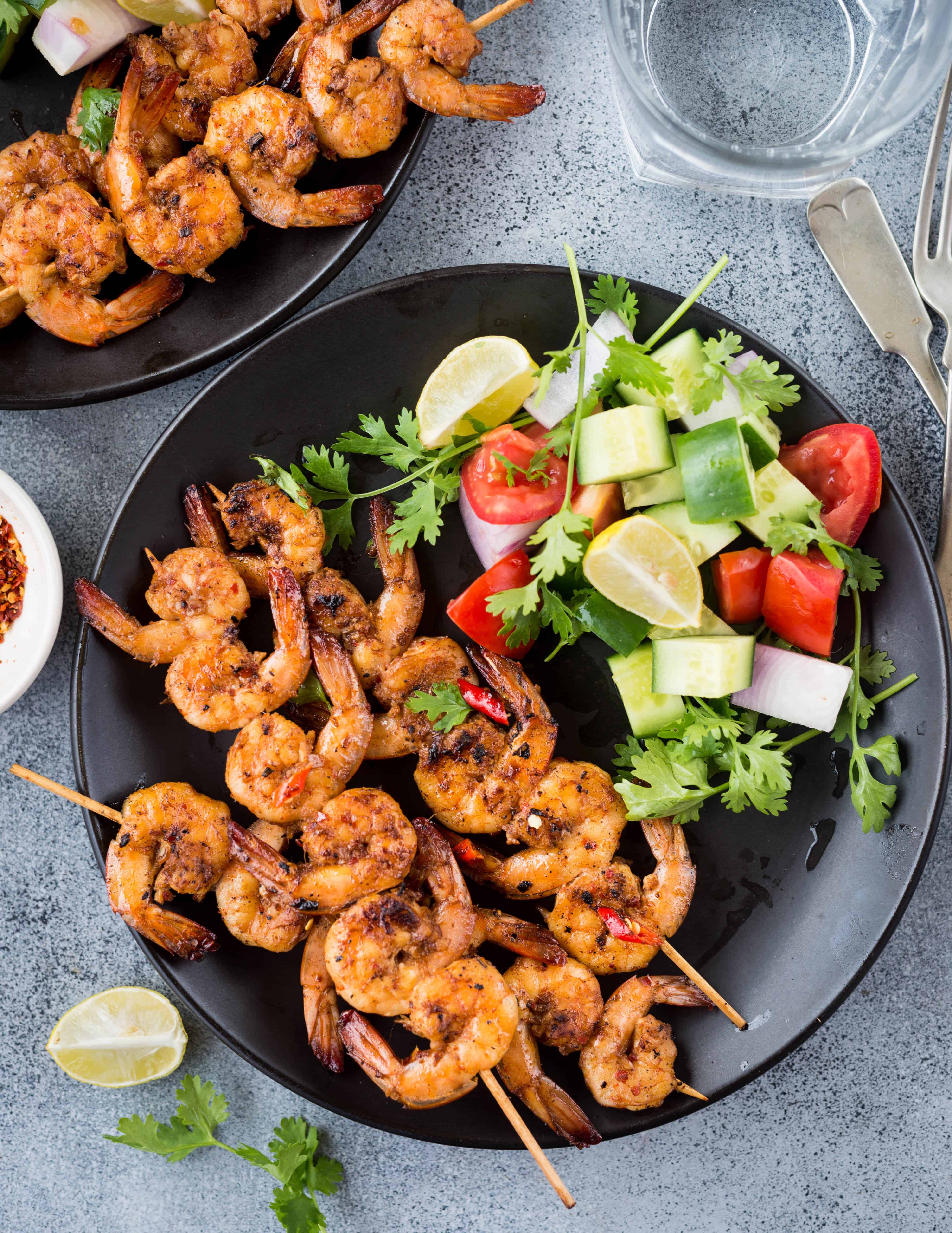  Vietnamese Grilled Shrimps are Shrimps marinated in lemongrass, fish sauce, spices and grilled till golden brown. Refreshing lemon flavour, pungent fish sauce and aromatic spices make grilled shrimps so delicious.