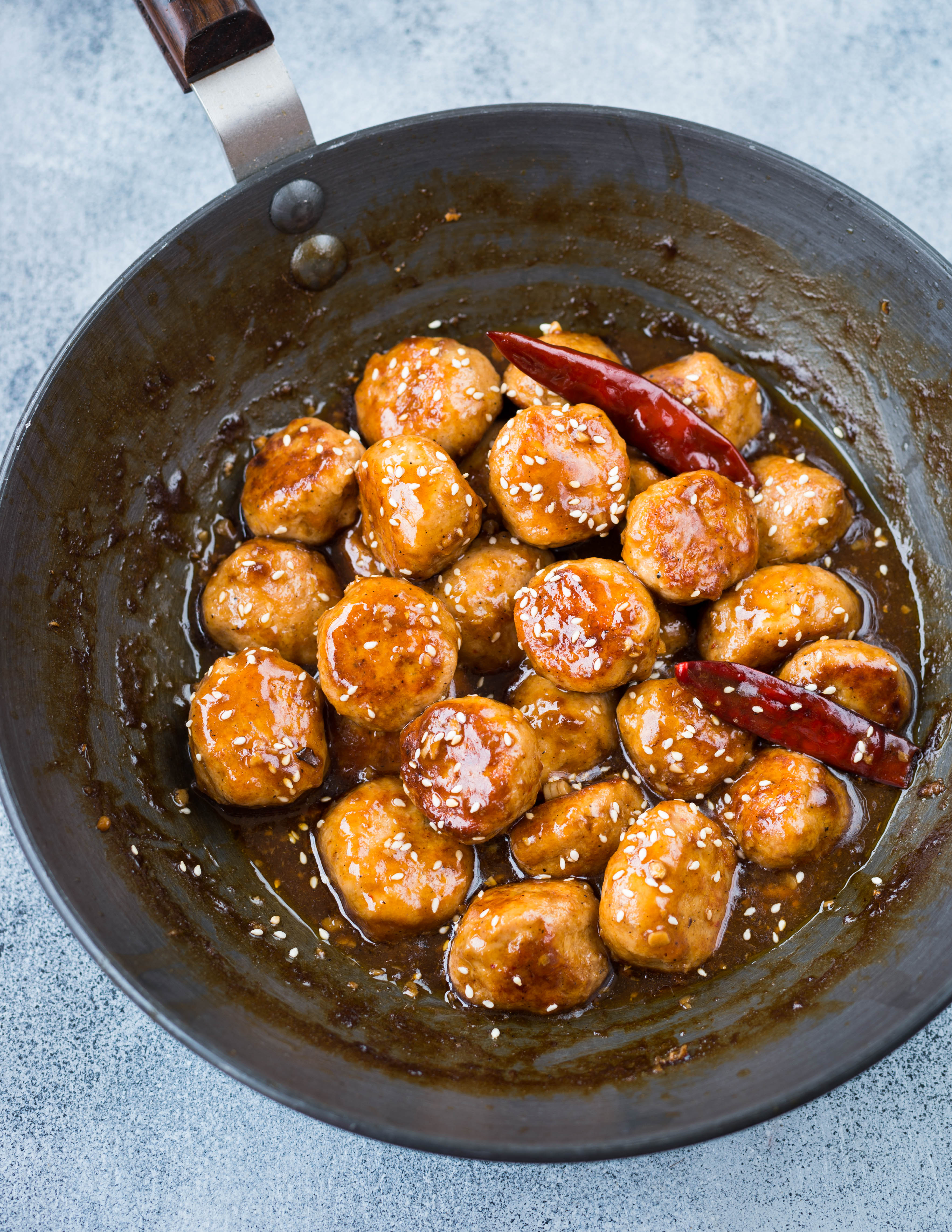 Spicy Chinese Chicken Meatballs & Meal prep lunch bowl | The flavours ...