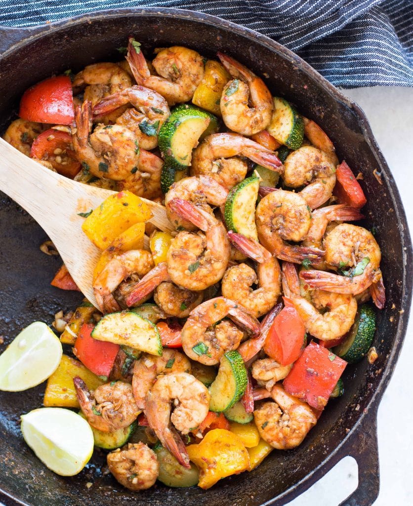 Easy Garlic Butter Shrimp And Vegetable Skillet - The flavours of kitchen