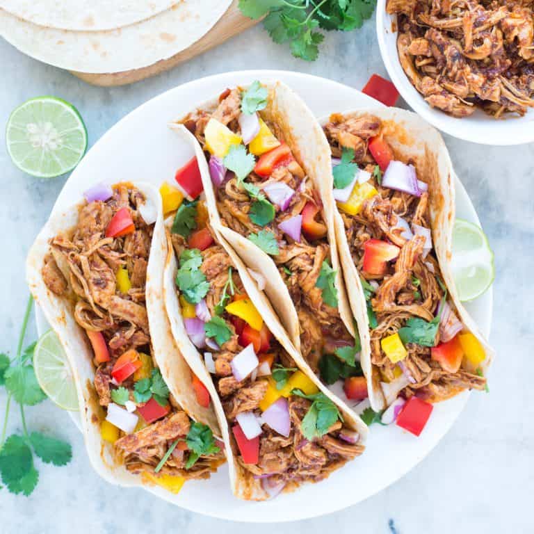 SLOW COOKER HONEY CHIPOTLE CHICKEN TACO