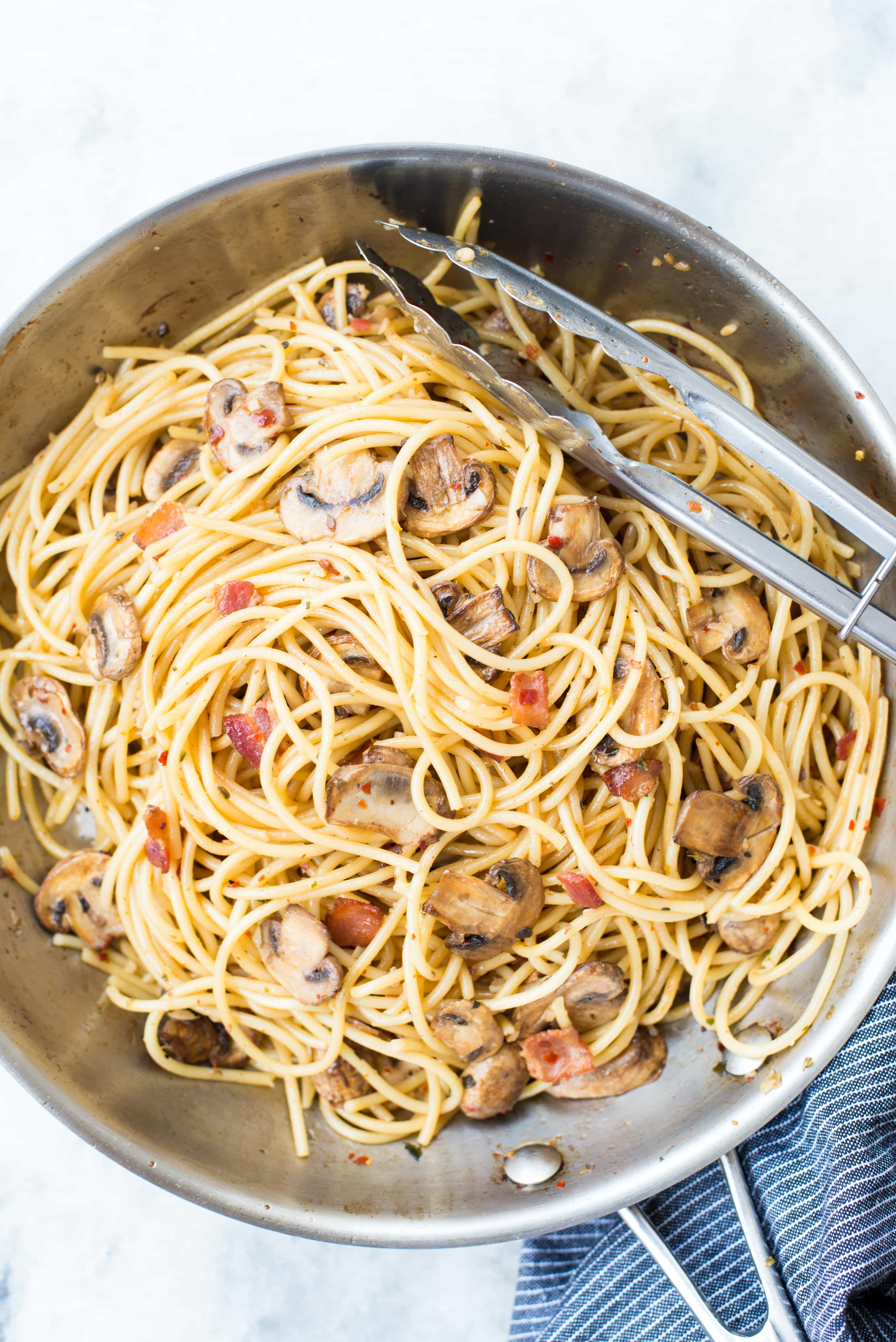 Garlic Mushroom Spaghetti With Bacon - The flavours of kitchen