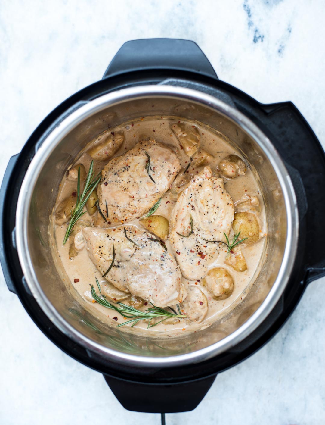 This Instant Pot Creamy Balsamic Chicken and Potatoes with delicious rich Cream Sauce takes only 15 minutes to make. With amazing Balsamic cream sauce, this Instant Pot Chicken with Potatoes is a family friendly dinner.