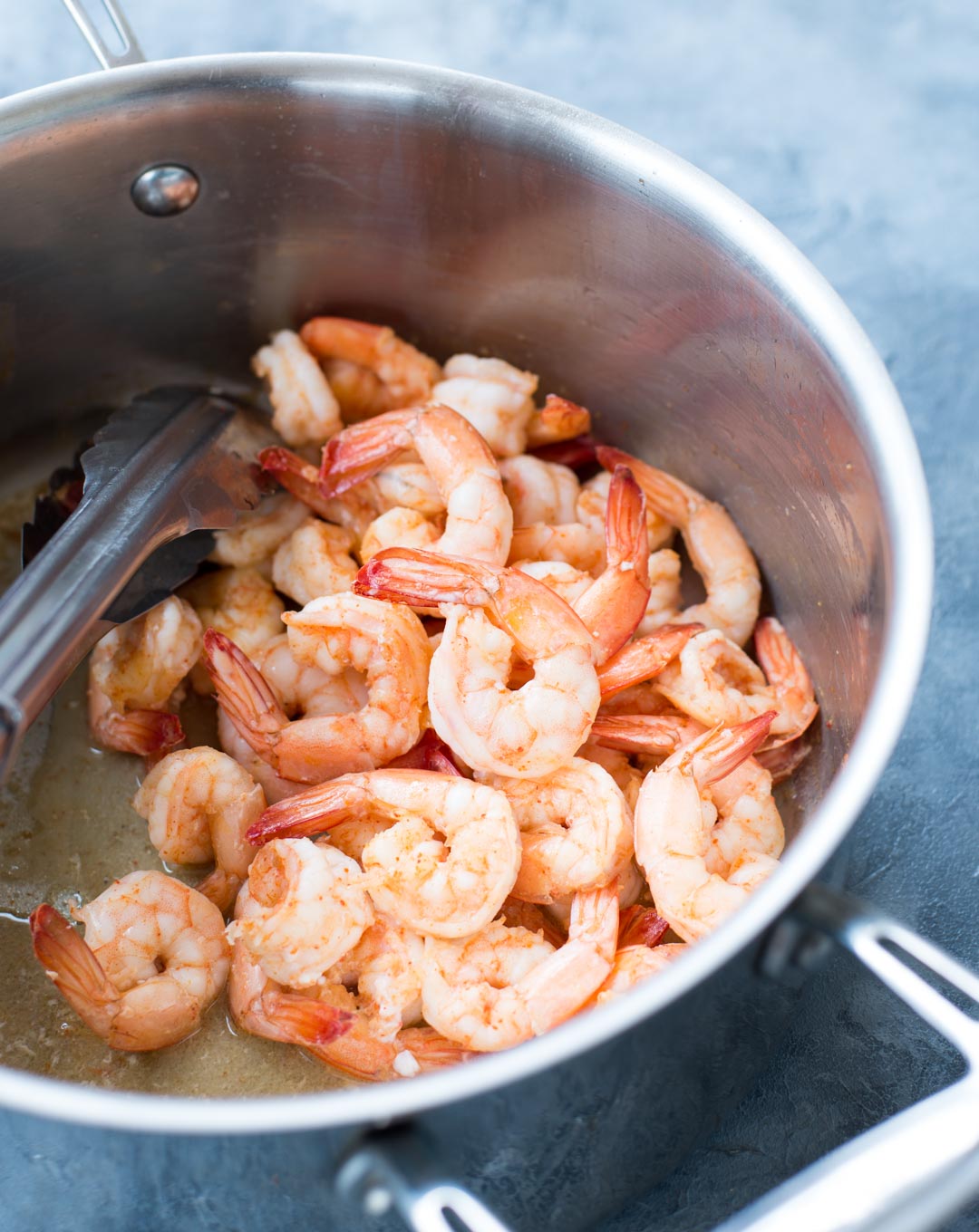 Thick and Creamy Shrimp Corn Chowder with Bacon is a hearty soup to keep you warm and cosy on a cold winter night.  It is easy, one pot and takes less than 30 minutes to make.