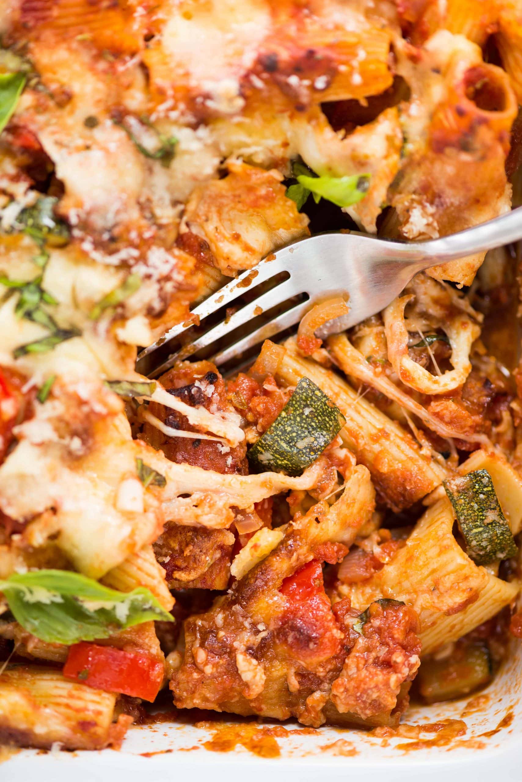 An Easy and delicious Vegetable Pasta dish that brings the goodness of vegetables and the flavours of cheese and garlic to pasta. This pasta bake recipe  is versatile and you can make with veggies and ingredients from the pantry.