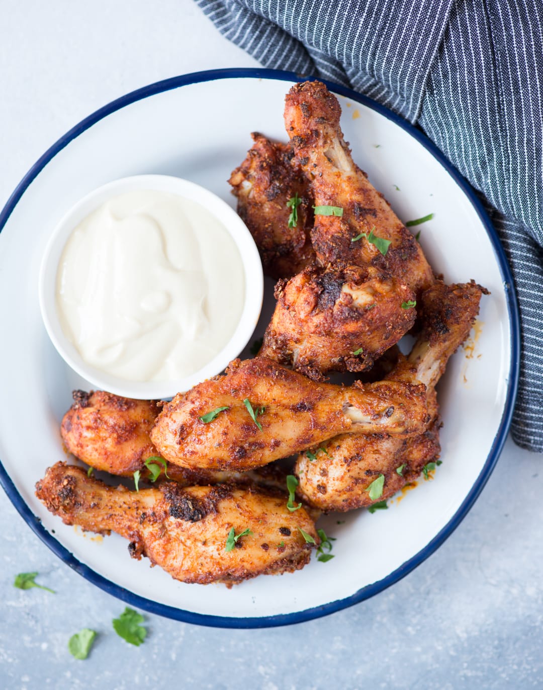 Air fryer chicken coated with a sweet and spicy dry rub is really juicy and as good as deep-fried version. It takes only  15 minutes to make and totally a guilt-free appetizer.