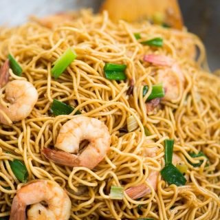 Asian Shrimp Garlic Noodles The Flavours Of Kitchen