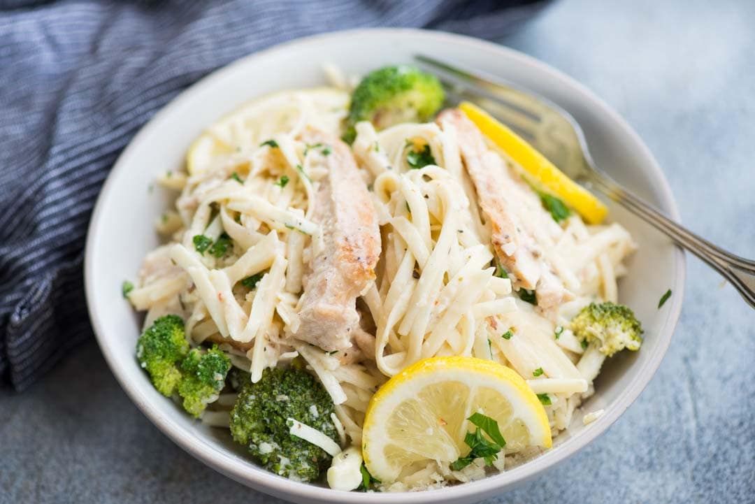 Lemon Chicken Broccoli Pasta with incredibly creamy lemon Parmesan sauce is light and refreshing. A filling dinner ready in just 30 minutes.