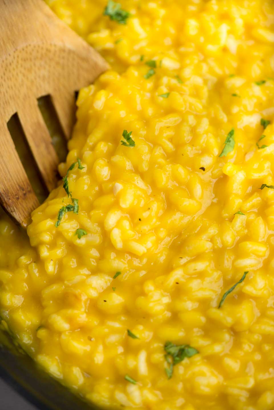 Creamy Butternut Squash Risotto, a classic Italian rice dish with arborio rice, Butternut squash puree, nutmeg, white wine and Parmesan cheese. Making restaurant-quality risotto rice at home is easy and takes only 30 minutes.