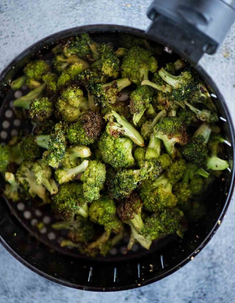 Air fryer Broccoli (Perfectly Roasted)