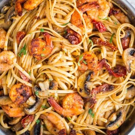 Mushroom Garlic Shrimp Pasta - The flavours of kitchen