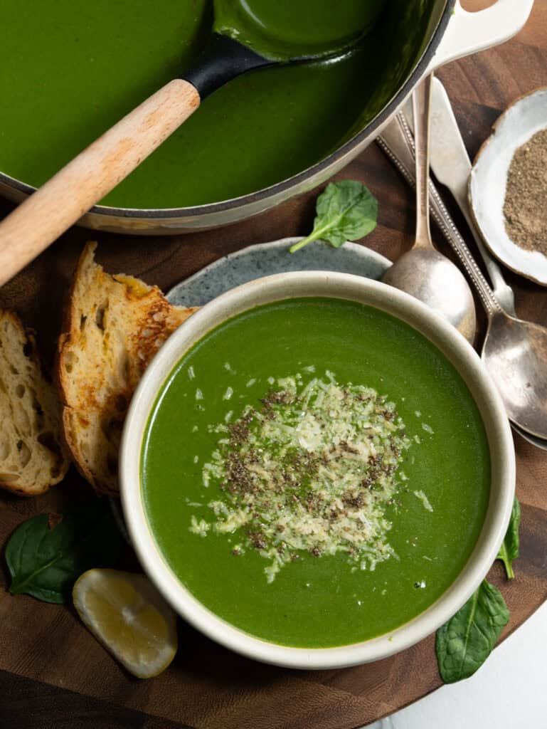Healthy Spinach Soup Recipe - The flavours of kitchen