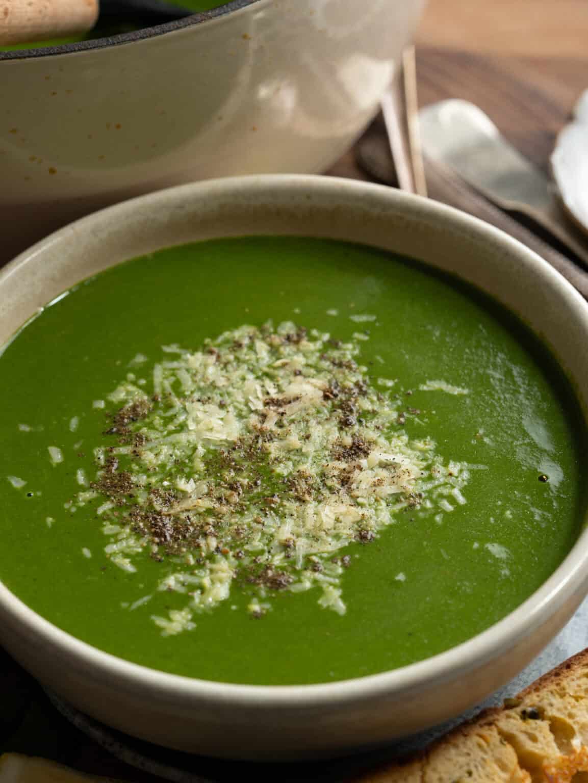 Healthy Spinach Soup Recipe - The flavours of kitchen