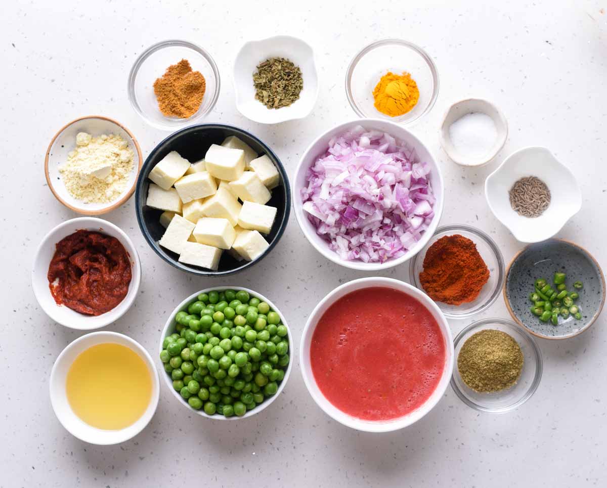 List of ingredients you need for the best Matar paneer curry.