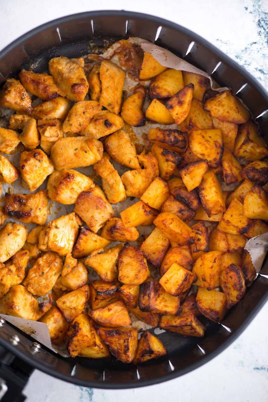 Air fryer Chicken & Potatoes - The flavours of kitchen