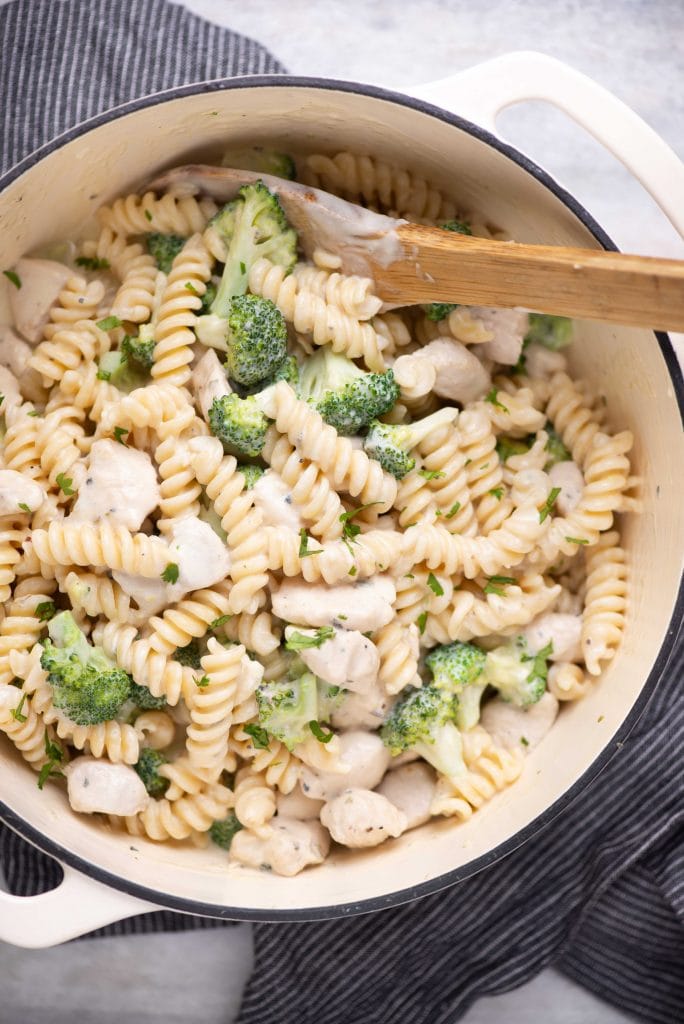 Chicken Broccoli Pasta - The flavours of kitchen