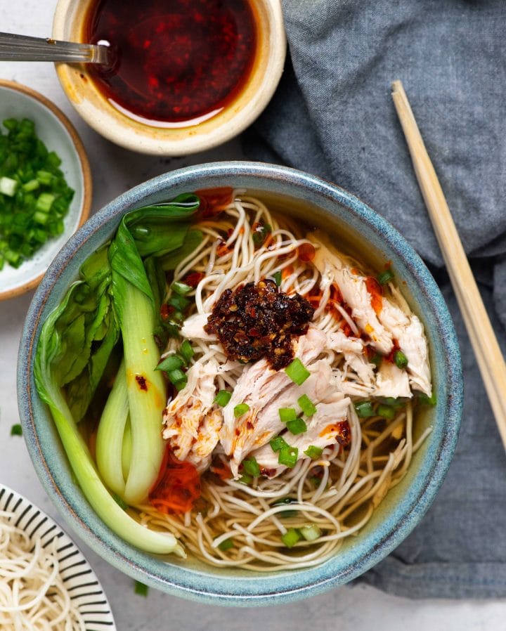 Chinese Noodle Soup with Chicken - The flavours of kitchen