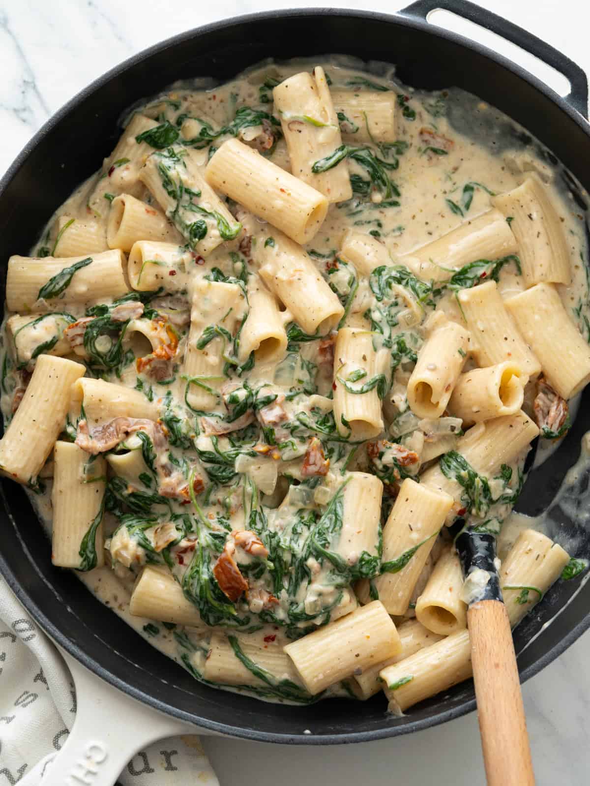 close shot of spinach pasta Creamy spinach pasta