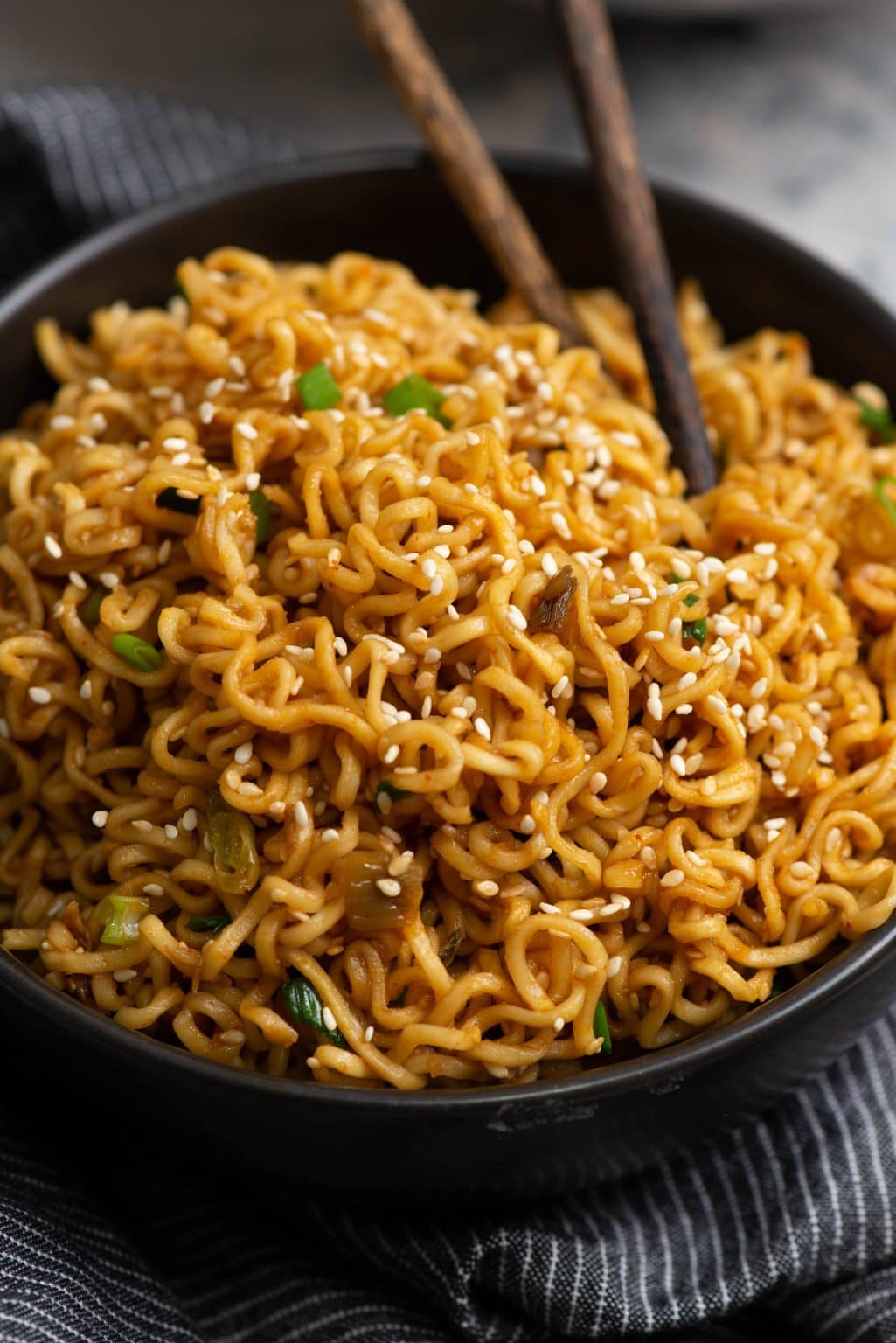 Sesame Garlic Ramen Noodles The flavours of kitchen