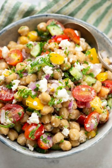 Mediterranean Chickpea Salad - The flavours of kitchen