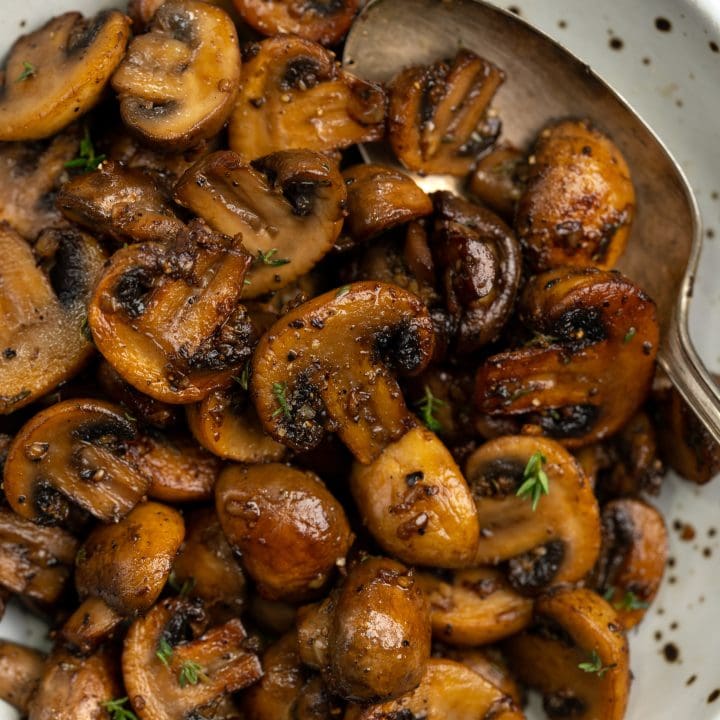 Quick Garlic Butter Mushrooms - The flavours of kitchen