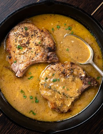 Skillet Pork Chops With Sour Cream - The flavours of kitchen