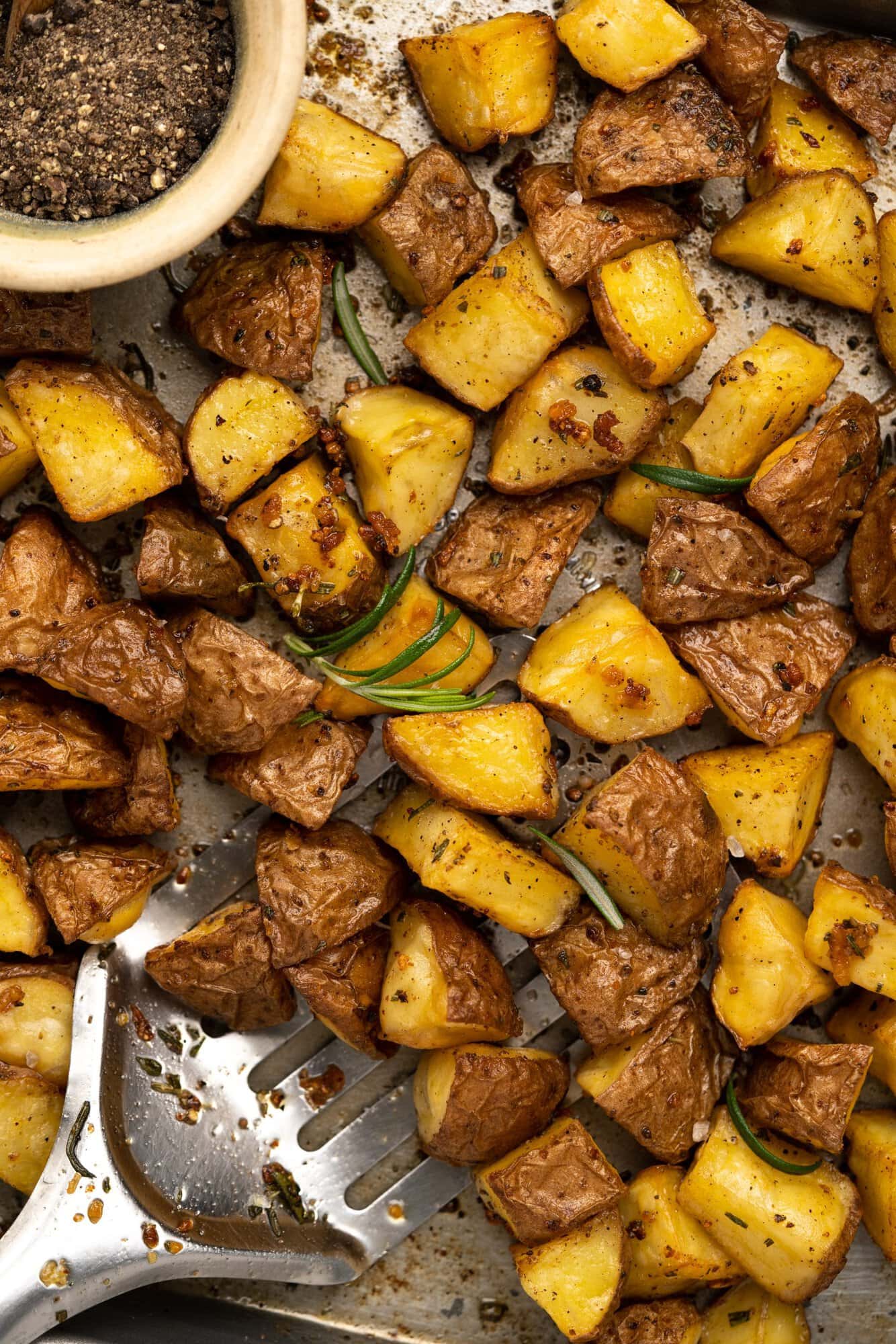 Crispy garlic rosemary roasted red potatoes