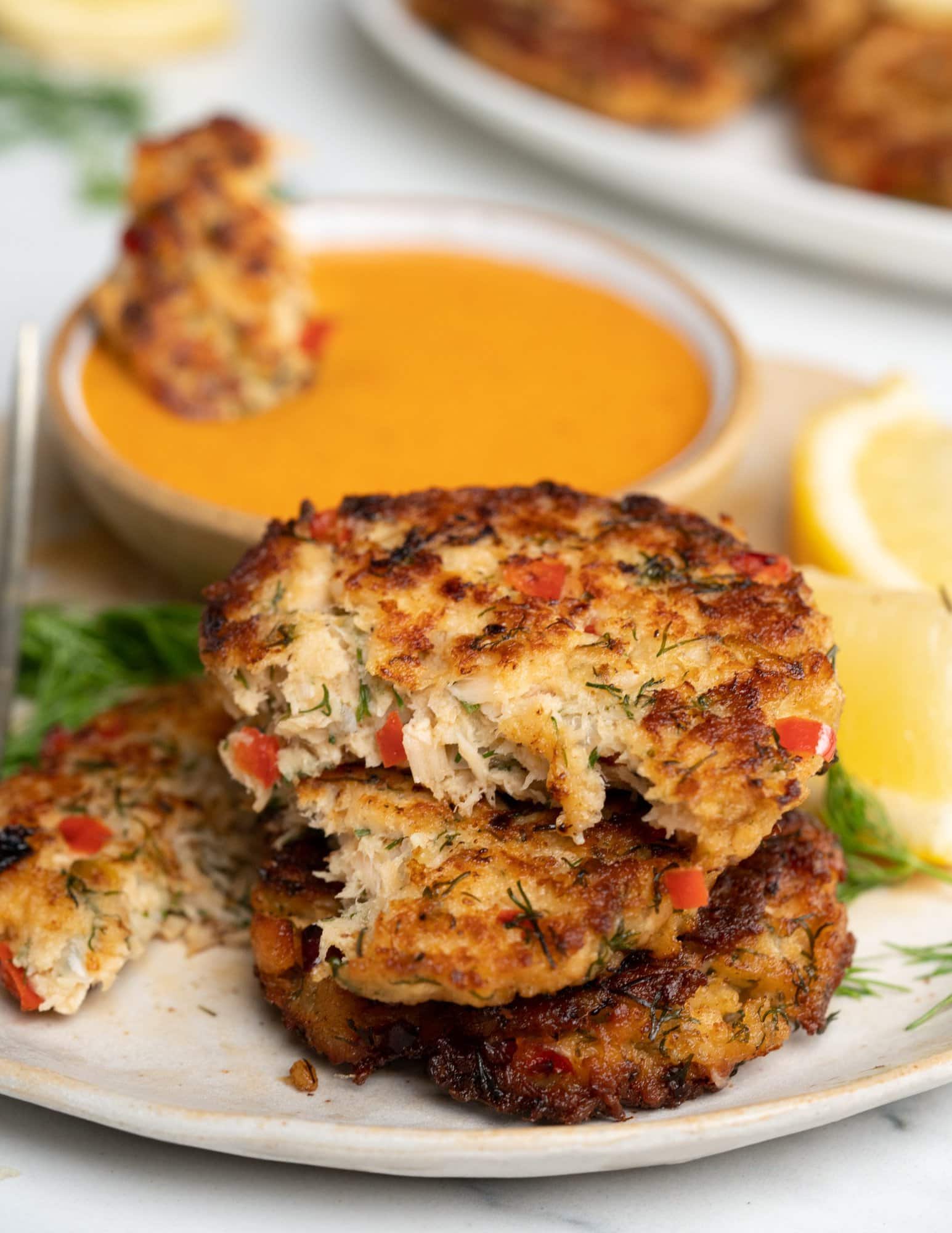 These salmon patties are crispy on the outside while moist and flavourful on the inside. With tender flakey salmon bites, these patties ( or salmon cakes) can be made both with fresh and canned salmons