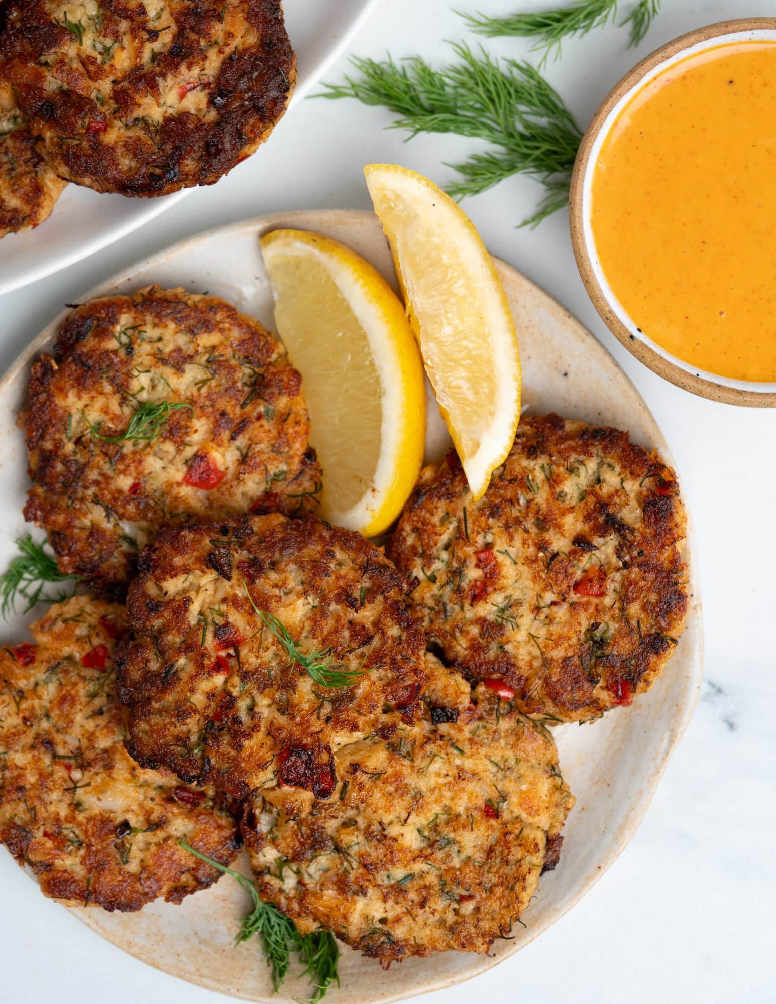 These salmon patties are crispy on the outside while moist and flavourful on the inside. With tender flakey salmon bites, these patties ( or salmon cakes) can be made both with fresh and canned salmons