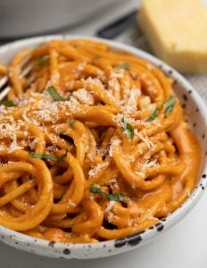 Creamy Roasted Red pepper Pasta -6