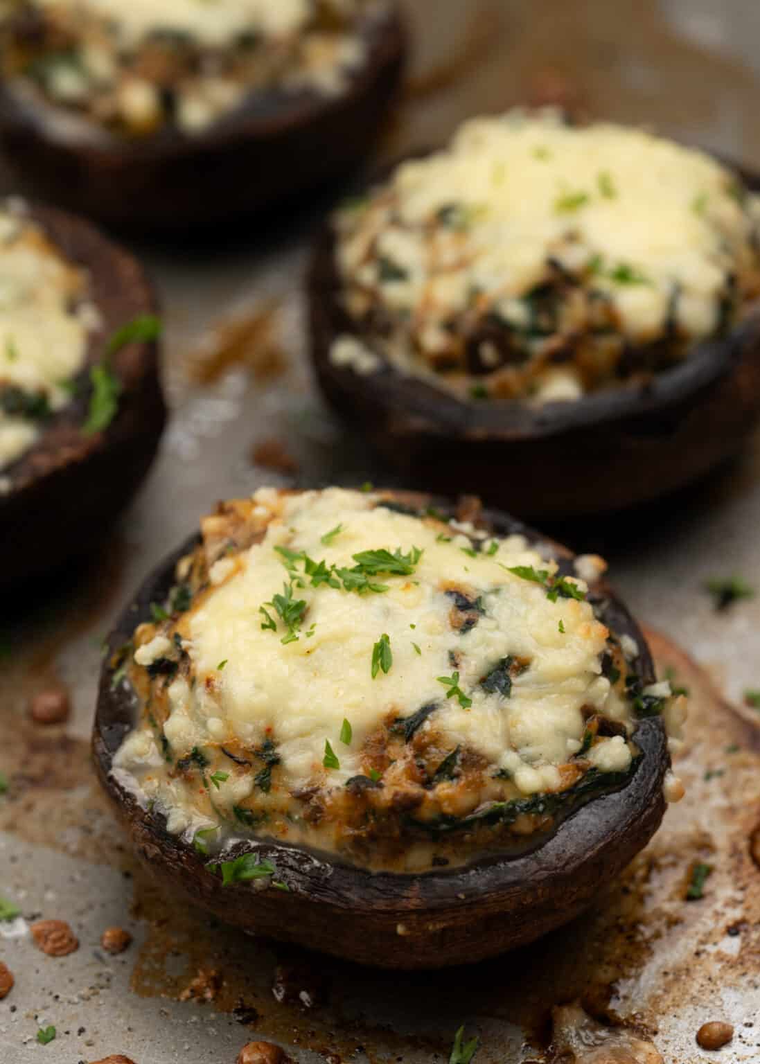 Creamy spinach stuffed portobello mushrooms | The Flavours of Kitchen