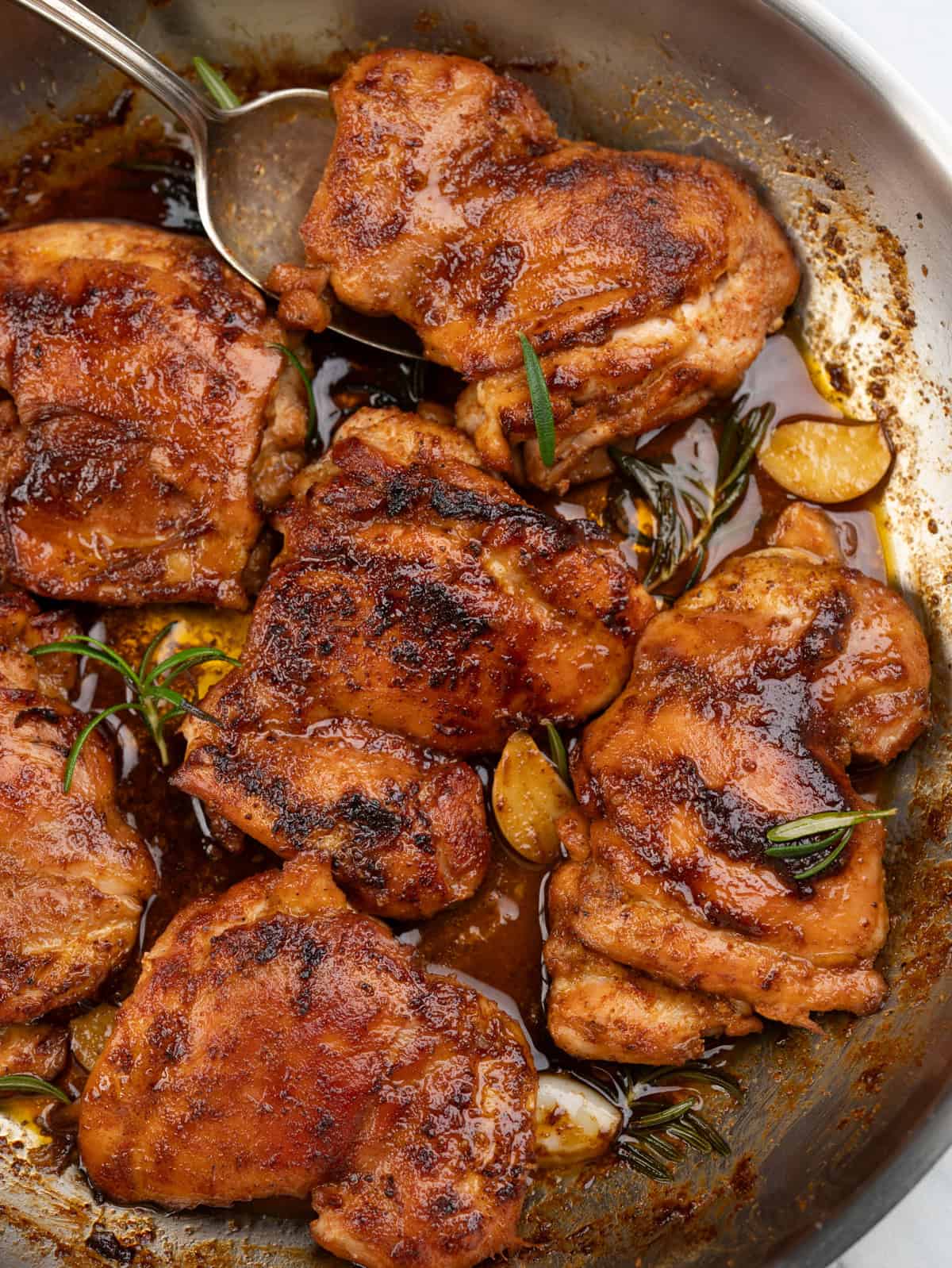 Boneless chicken thighs in a buttery sweet and spicy sauce flavoured with rosemary.