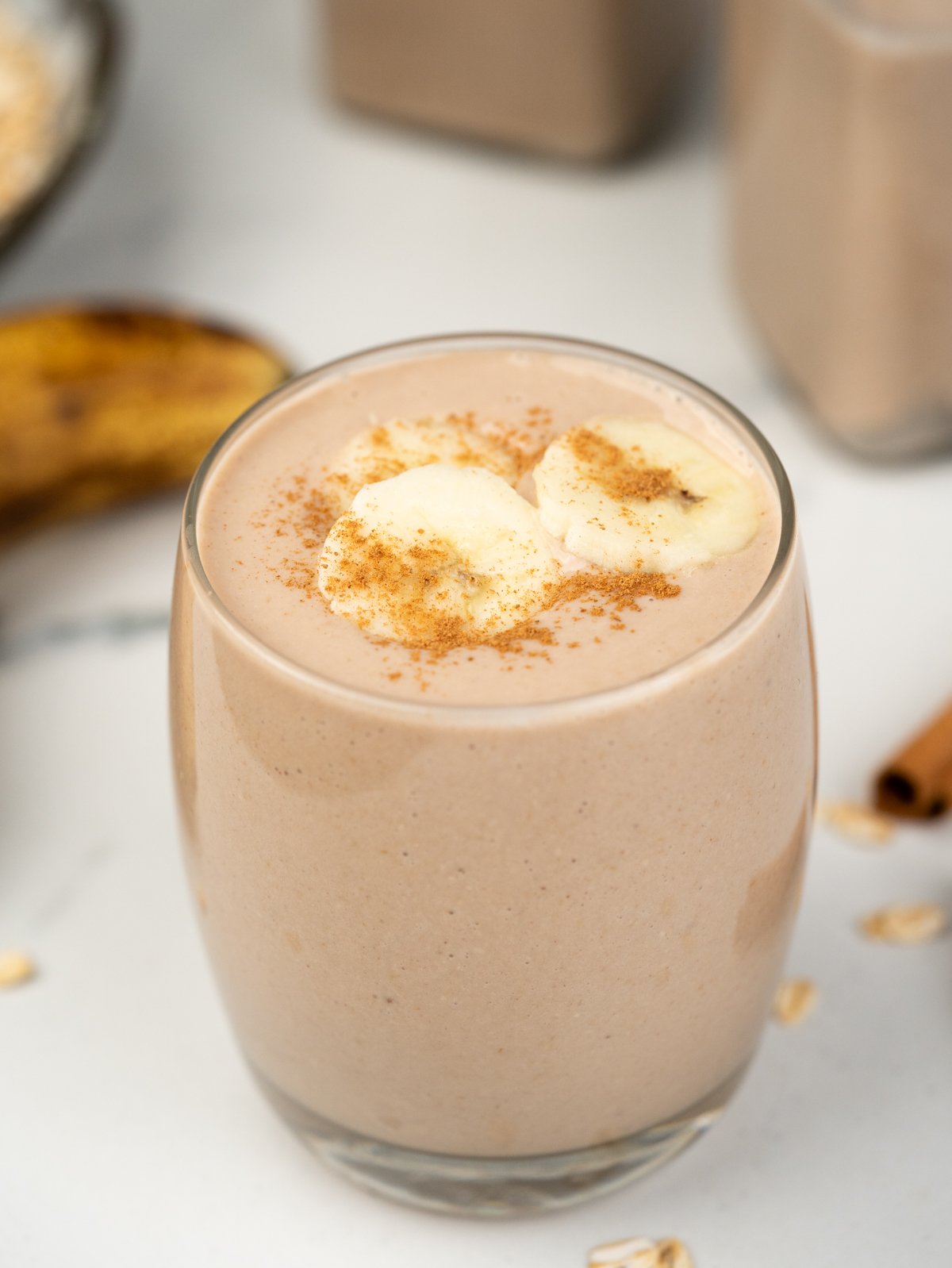 A thick smooth blend of ripe bananas, rolled oats, and almond milk, with hints of spice from cinnamon and sweet maple syrup, 