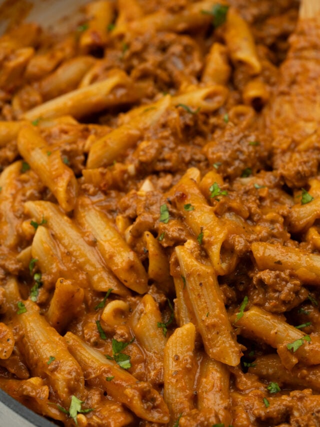 One Pot Ground Beef Pasta - The flavours of kitchen